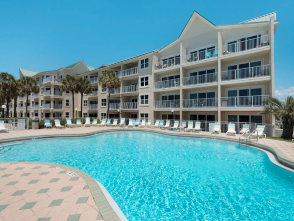 Luxurious Coastal Retreat in Miramar Beach - 7-Bedroom Home Near Beach